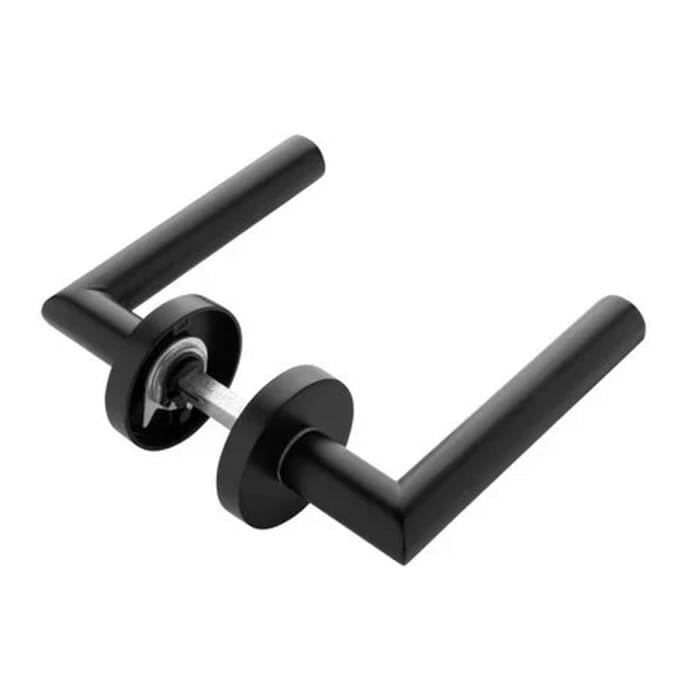 Moderne geveerde deurklink in mat zwart